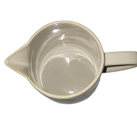 Target 74oz Ceramic Pitcher Latino Heritage Month - Picture 3 of 4